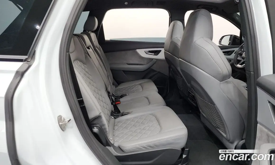 Audi Q7 2022 3.0 автомат (гидро), фото 12