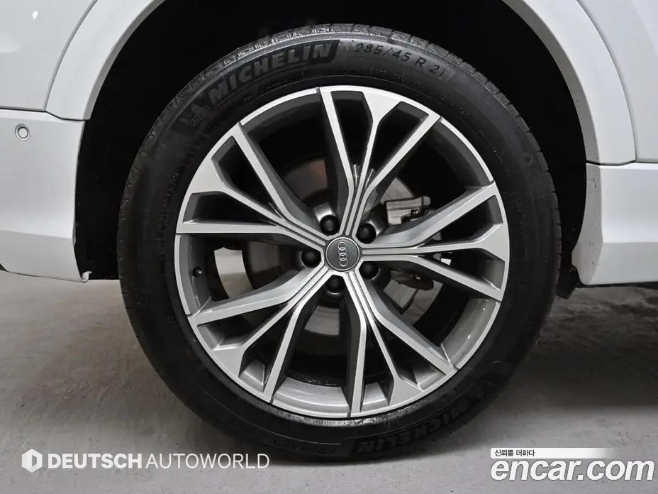 Audi Q8 2020 3.0 автомат (гидро), фото 5 Audi Q8 2020 3.0 автомат (гидро), фото 5