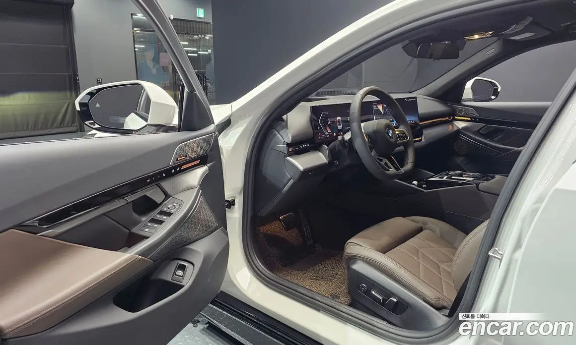 BMW 5 серия 2024 2.0 автомат (гидро), фото 10 BMW 5 серия 2024 2.0 автомат (гидро), фото 10
