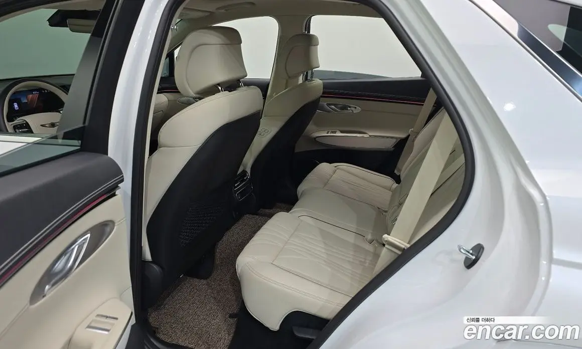 Genesis GV70 2026 2.5 автомат (гидро), фото 11