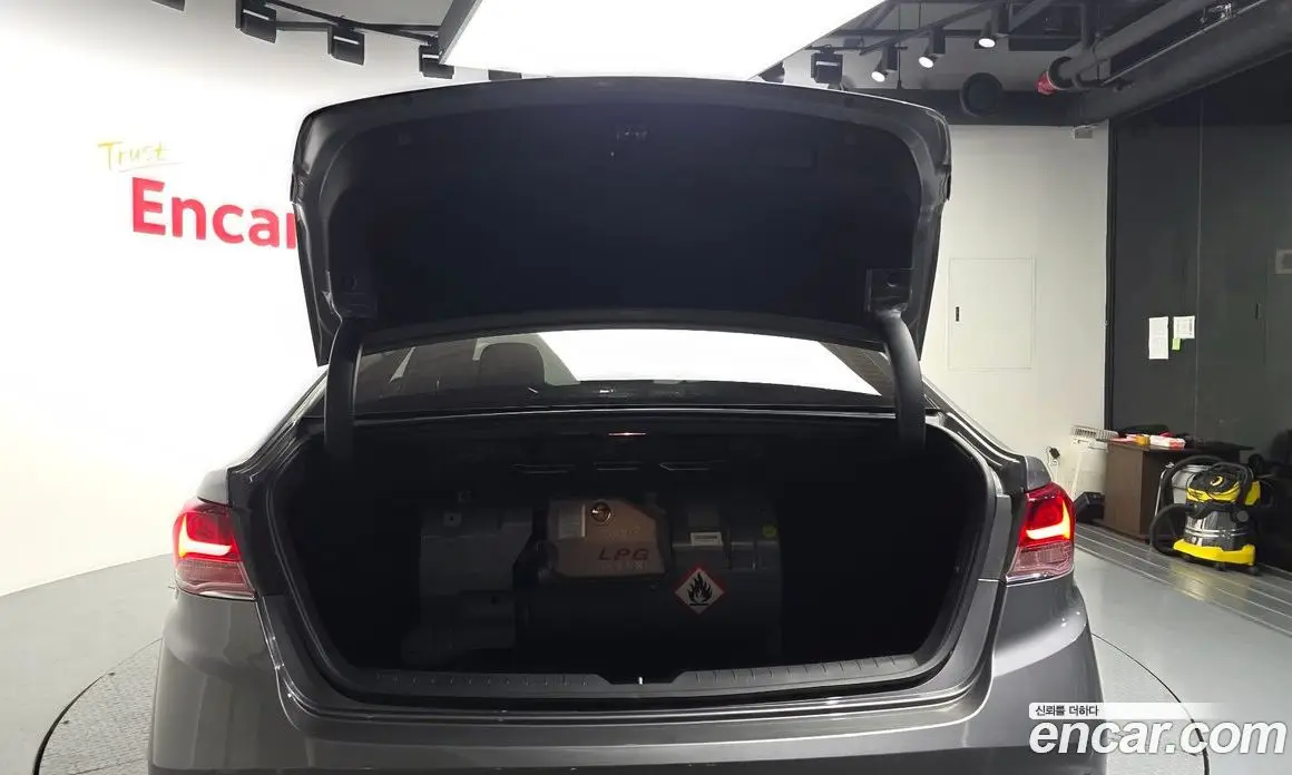 Hyundai Sonata 2018 2.0 автомат (гидро), фото 20