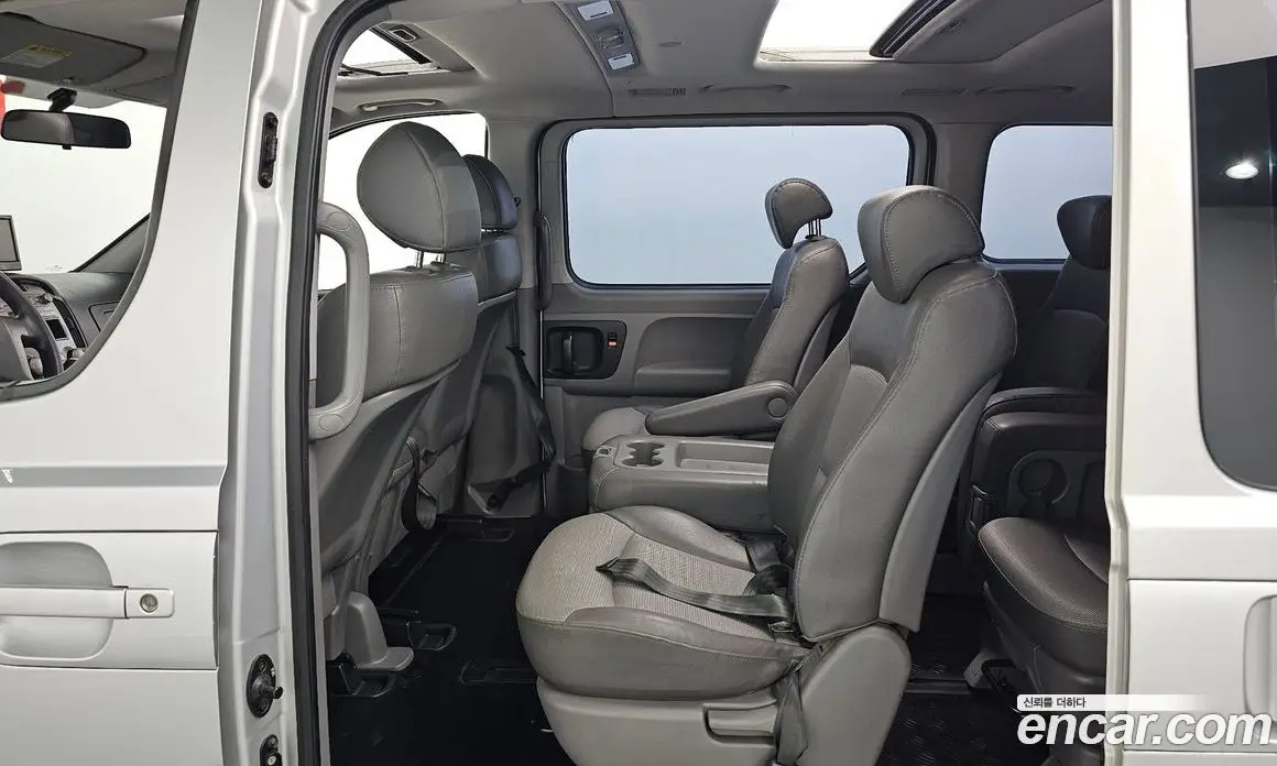 Hyundai Starex 2008 2.5 автомат (гидро), фото 12