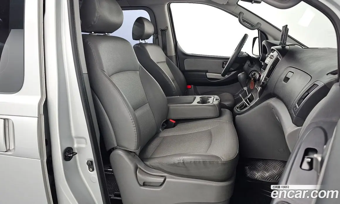 Hyundai Starex 2008 2.5 автомат (гидро), фото 10
