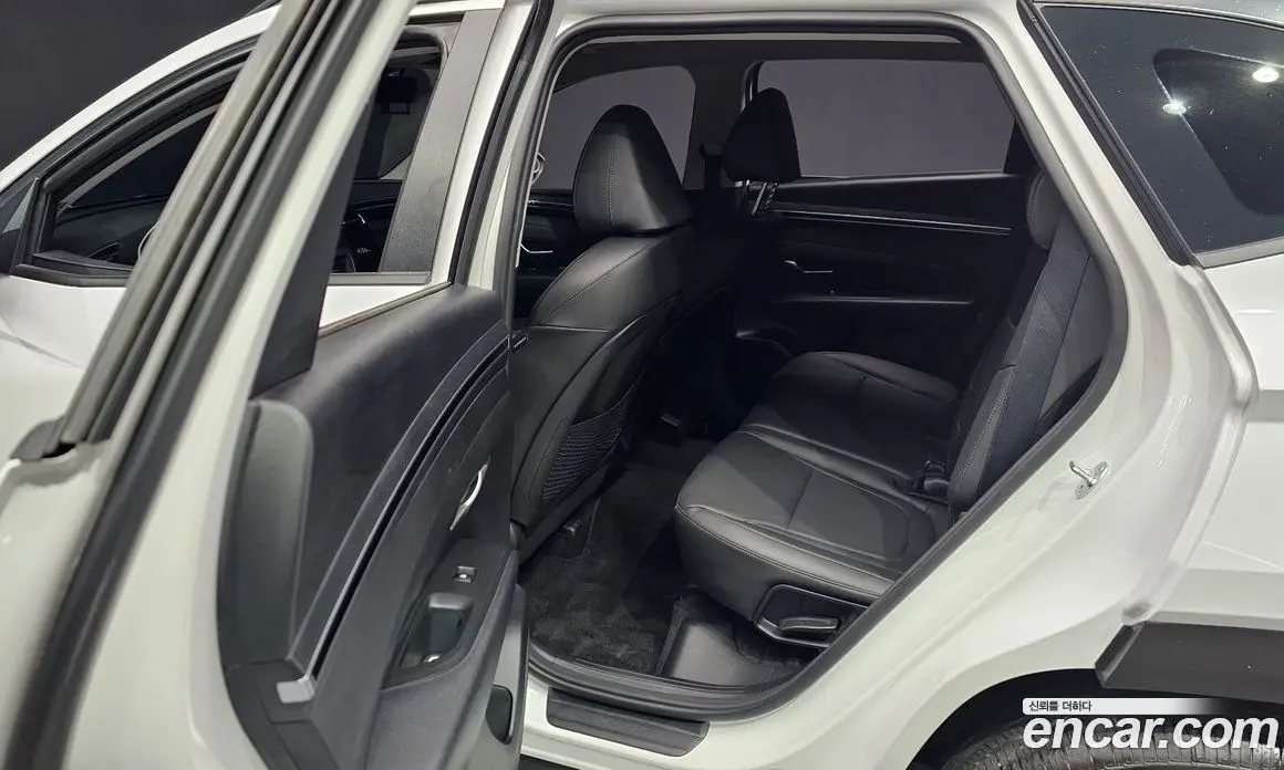 Hyundai Tucson 2023 1.6 автомат (гидро), фото 12