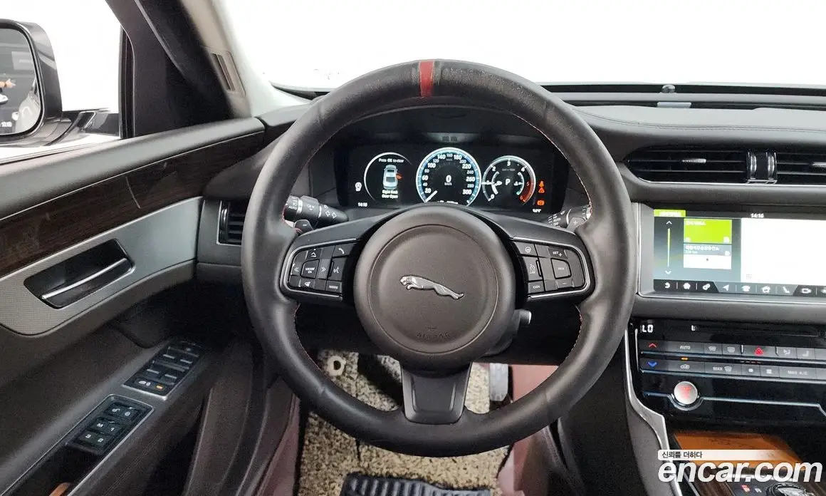Jaguar XF 2016 2.0 автомат (гидро), фото 14