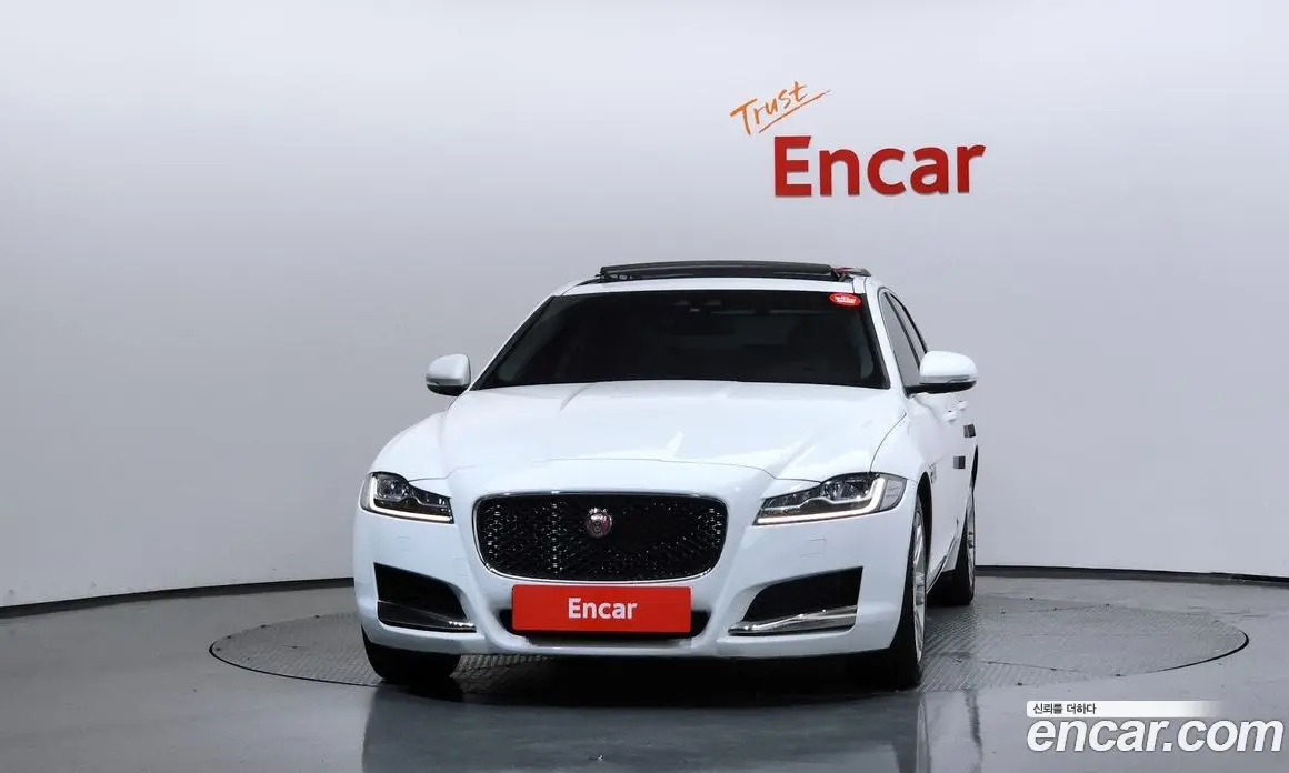 Jaguar XF 2016 2.0 автомат (гидро), фото 3