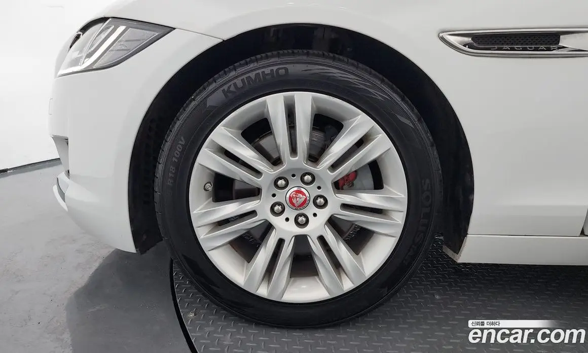 Jaguar XF 2016 2.0 автомат (гидро), фото 5