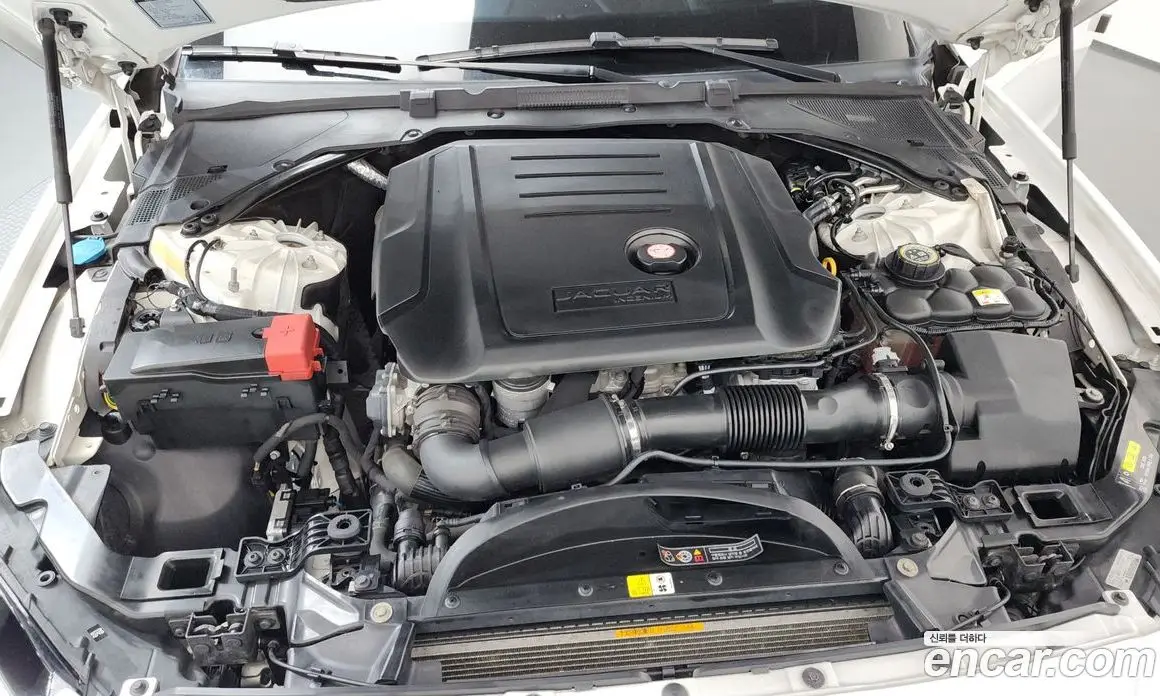 Jaguar XF 2016 2.0 автомат (гидро), фото 6
