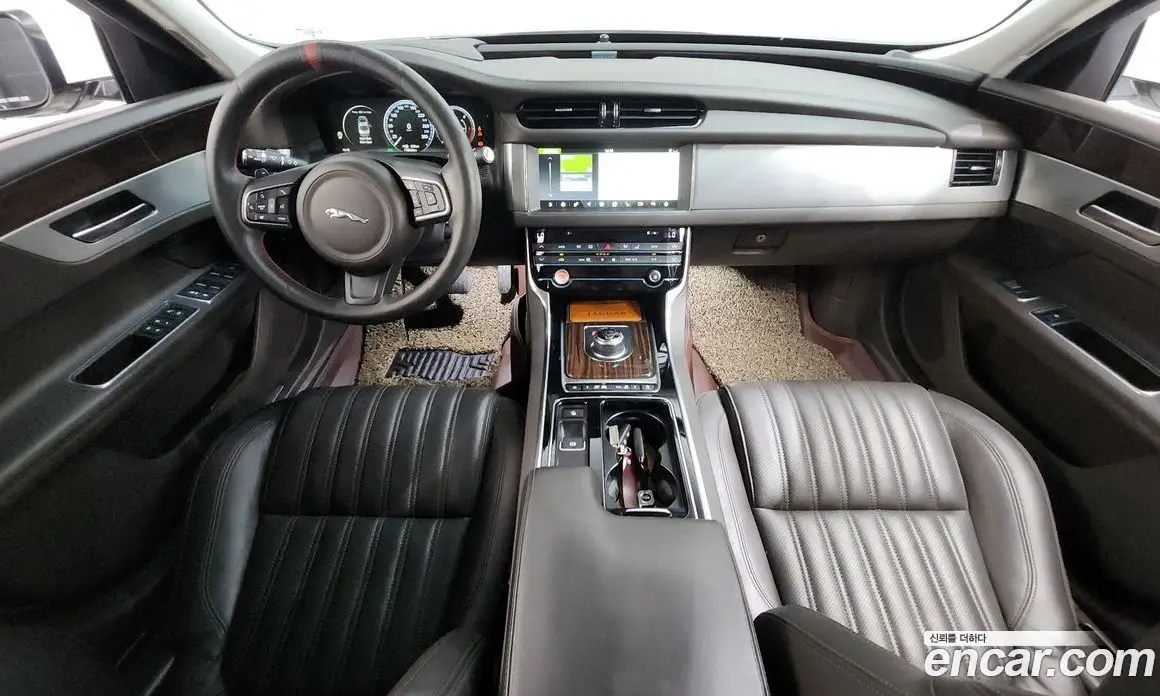 Jaguar XF 2016 2.0 автомат (гидро), фото 7