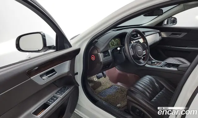Jaguar XF 2016 2.0 автомат (гидро), миниатюра 10