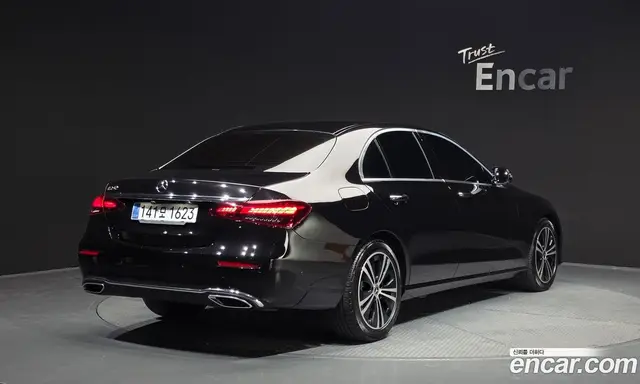 Mercedes-Benz E-Class 2020 2.0 автомат (гидро), миниатюра 2