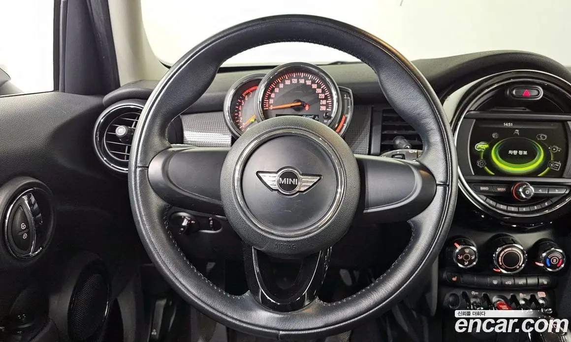 Mini Cooper 2017 1.5 автомат (гидро), фото 13 Mini Cooper 2017 1.5 автомат (гидро), фото 13