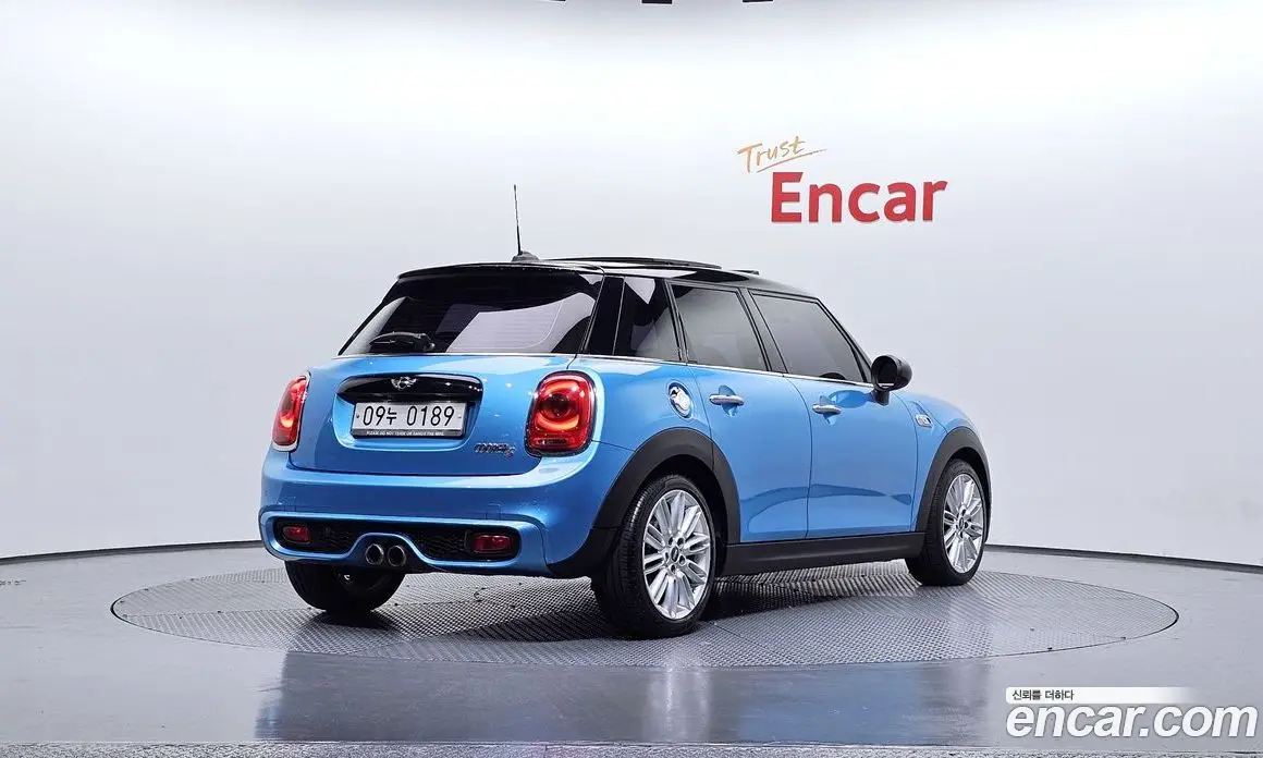 Mini Cooper 2017 2.0 автомат (гидро), фото 2 Mini Cooper 2017 2.0 автомат (гидро), фото 2
