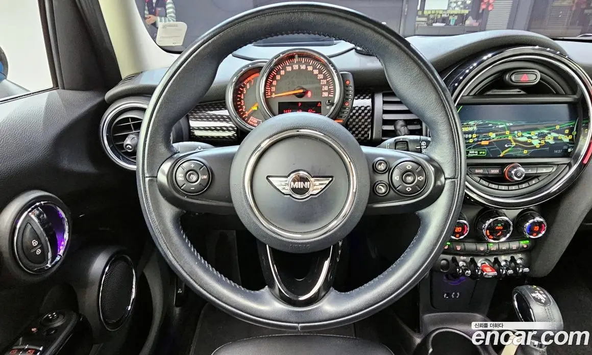 Mini Cooper 2017 2.0 автомат (гидро), фото 13 Mini Cooper 2017 2.0 автомат (гидро), фото 13