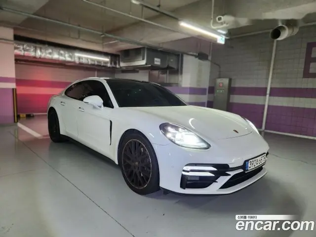 Porsche Panamera 2021 3.0 автомат (гидро), миниатюра 4