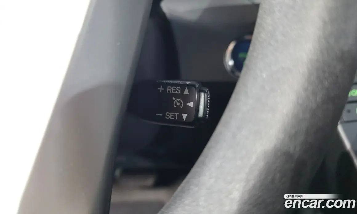 Toyota Prius 2015 1.8 автомат (гидро), фото 13 Toyota Prius 2015 1.8 автомат (гидро), фото 13