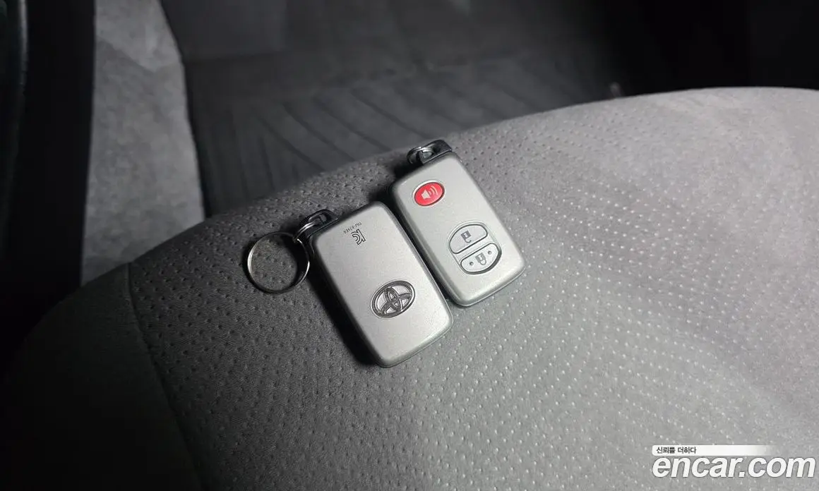 Toyota Prius 2015 1.8 автомат (гидро), фото 17 Toyota Prius 2015 1.8 автомат (гидро), фото 17