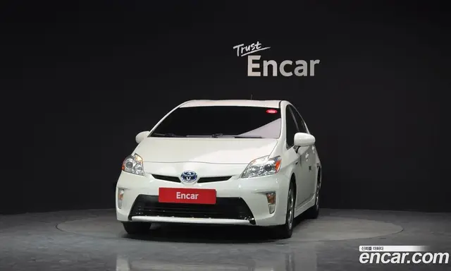 Toyota Prius 2015 1.8 автомат (гидро), миниатюра 3 Toyota Prius 2015 1.8 автомат (гидро), миниатюра 3