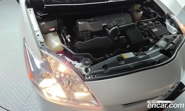 Toyota Prius 2015 1.8 автомат (гидро), миниатюра 6 Toyota Prius 2015 1.8 автомат (гидро), миниатюра 6