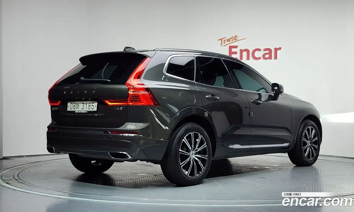 Volvo XC60 2018 2.0 автомат (гидро), фото 2 Volvo XC60 2018 2.0 автомат (гидро), фото 2