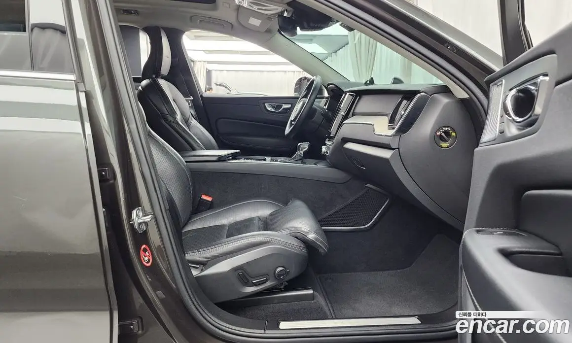 Volvo XC60 2018 2.0 автомат (гидро), фото 11 Volvo XC60 2018 2.0 автомат (гидро), фото 11