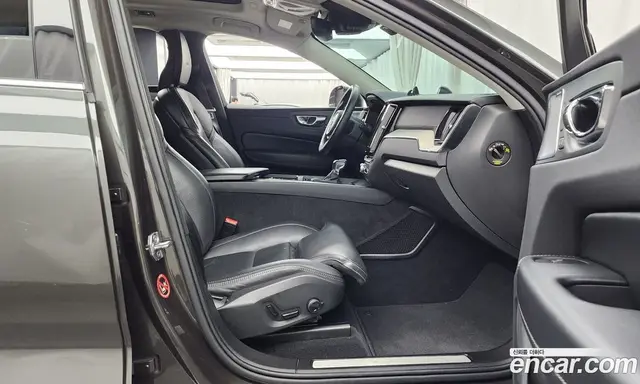 Volvo XC60 2018 2.0 автомат (гидро), миниатюра 11 Volvo XC60 2018 2.0 автомат (гидро), миниатюра 11