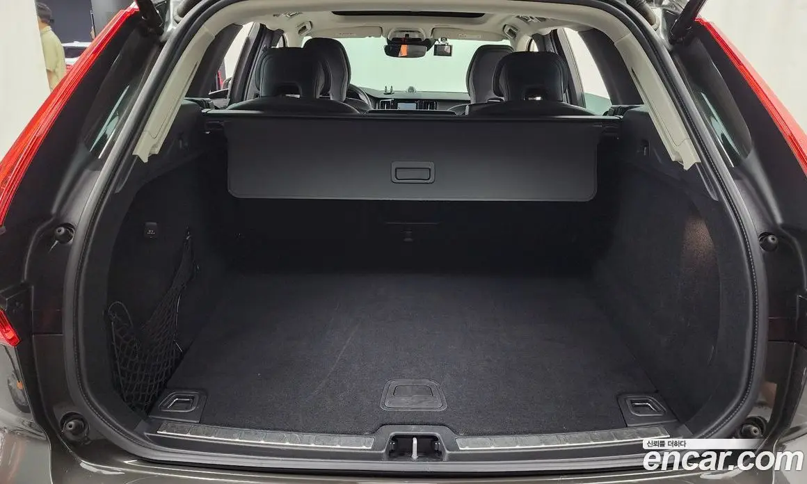 Volvo XC60 2018 2.0 автомат (гидро), фото 20 Volvo XC60 2018 2.0 автомат (гидро), фото 20
