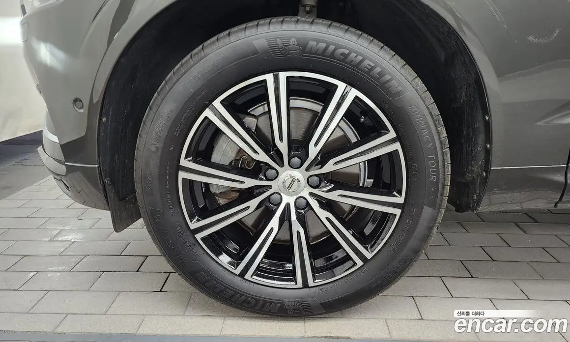 Volvo XC60 2018 2.0 автомат (гидро), фото 5 Volvo XC60 2018 2.0 автомат (гидро), фото 5