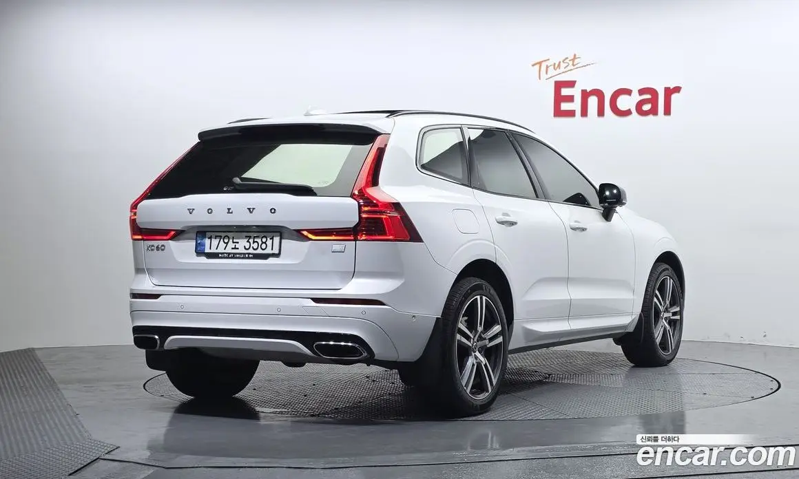 Volvo XC60 2020 2.0 автомат (гидро), фото 2 Volvo XC60 2020 2.0 автомат (гидро), фото 2