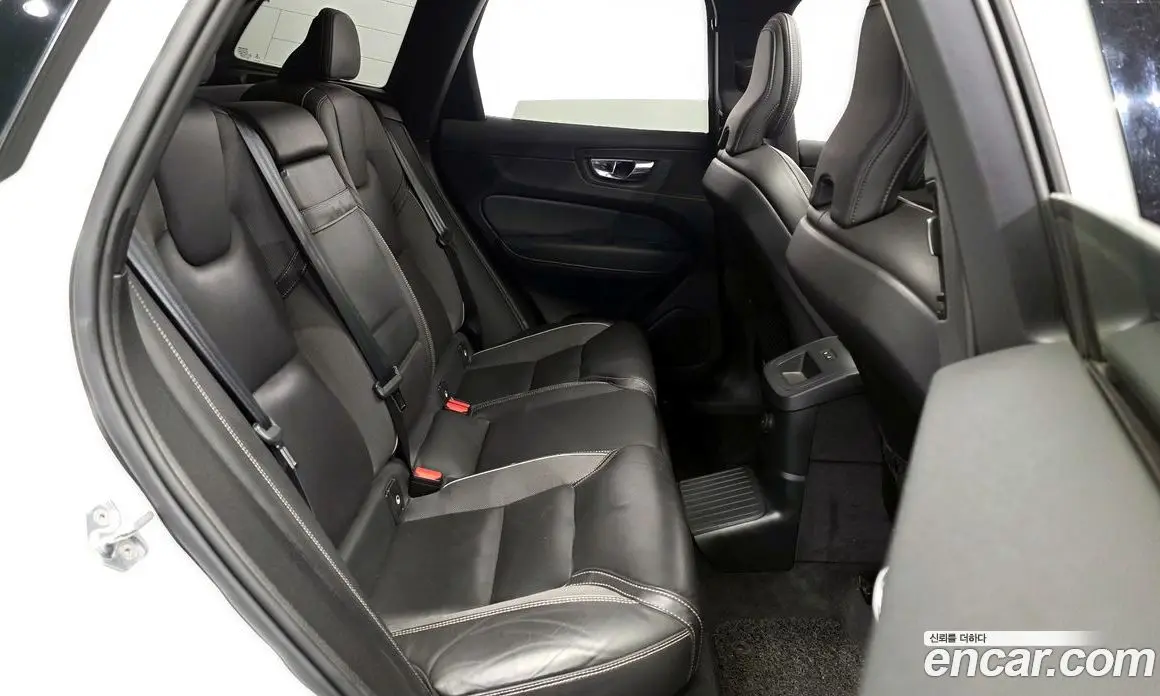 Volvo XC60 2020 2.0 автомат (гидро), фото 12 Volvo XC60 2020 2.0 автомат (гидро), фото 12
