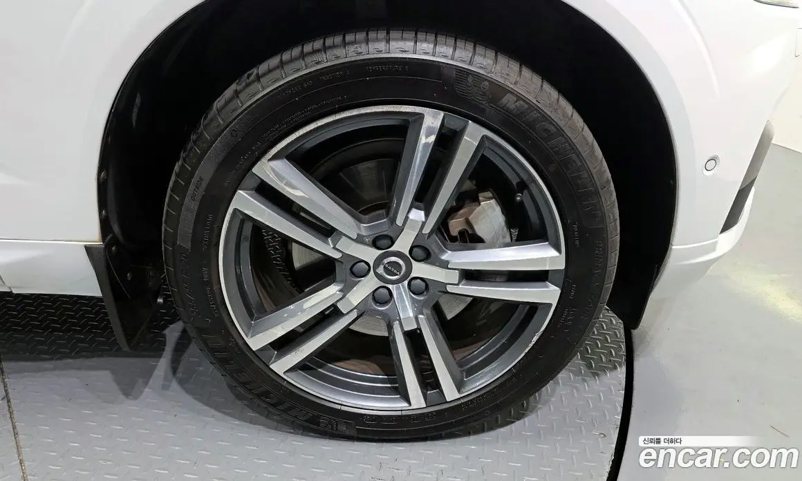 Volvo XC60 2020 2.0 автомат (гидро), фото 5 Volvo XC60 2020 2.0 автомат (гидро), фото 5