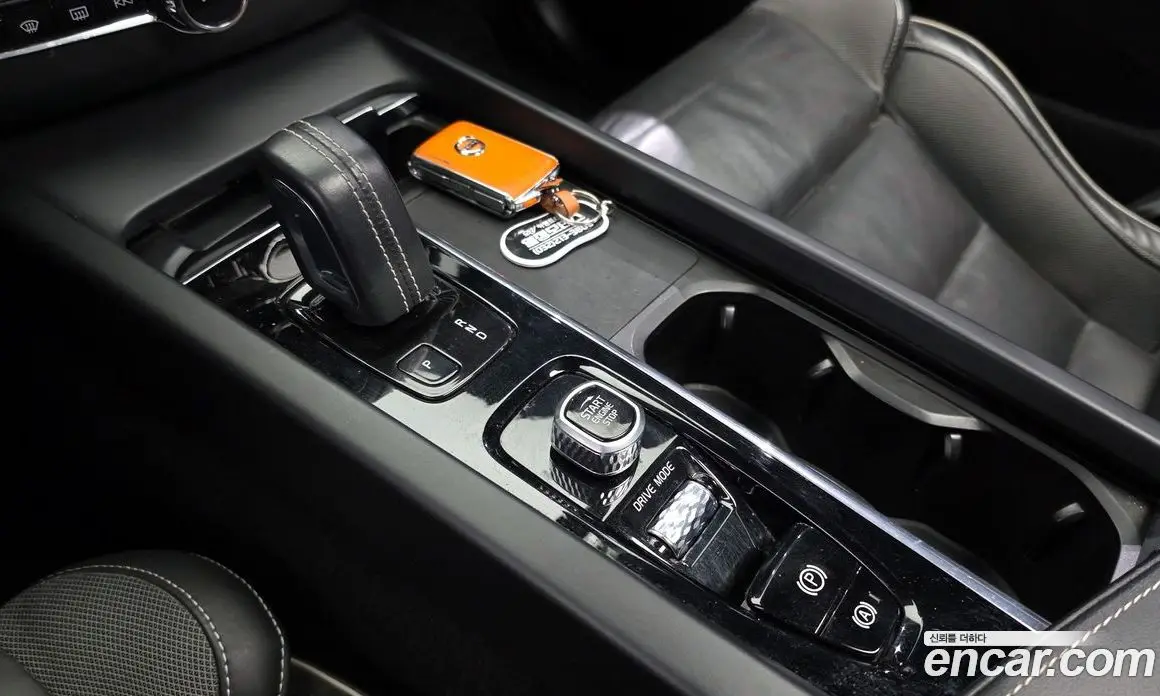 Volvo XC60 2020 2.0 автомат (гидро), фото 9 Volvo XC60 2020 2.0 автомат (гидро), фото 9
