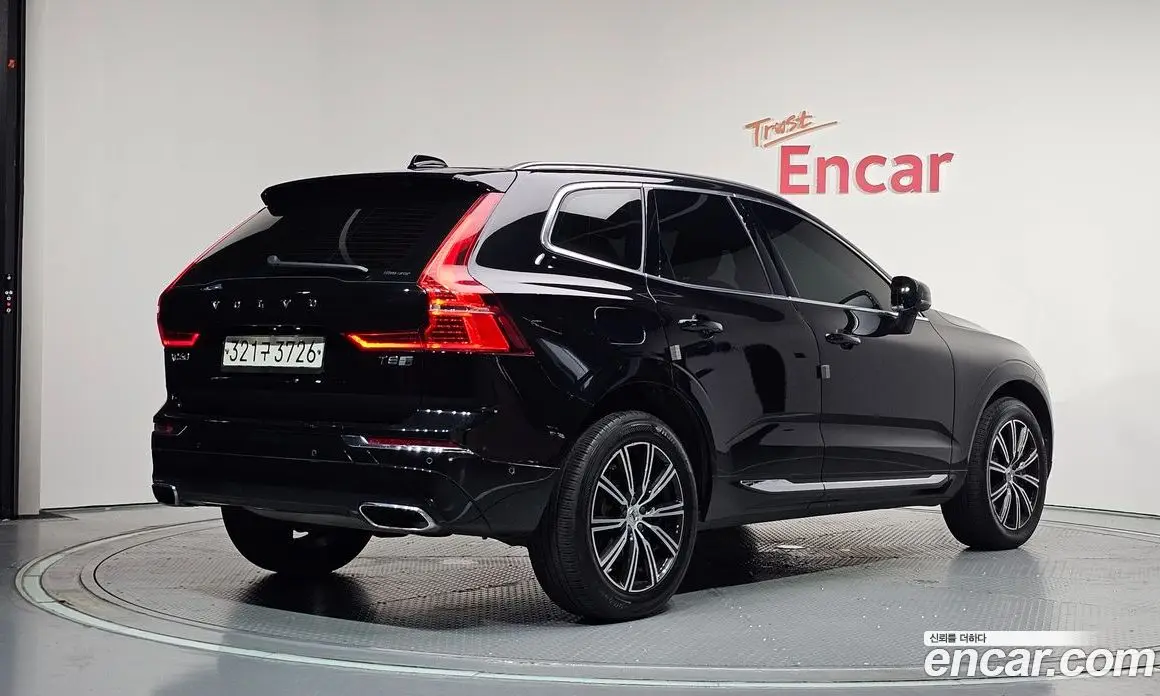 Volvo XC60 2020 2.0 автомат (гидро), фото 2 Volvo XC60 2020 2.0 автомат (гидро), фото 2
