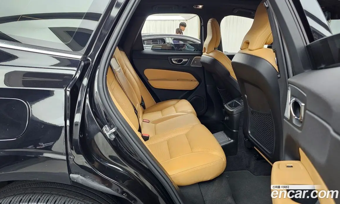 Volvo XC60 2020 2.0 автомат (гидро), фото 12 Volvo XC60 2020 2.0 автомат (гидро), фото 12