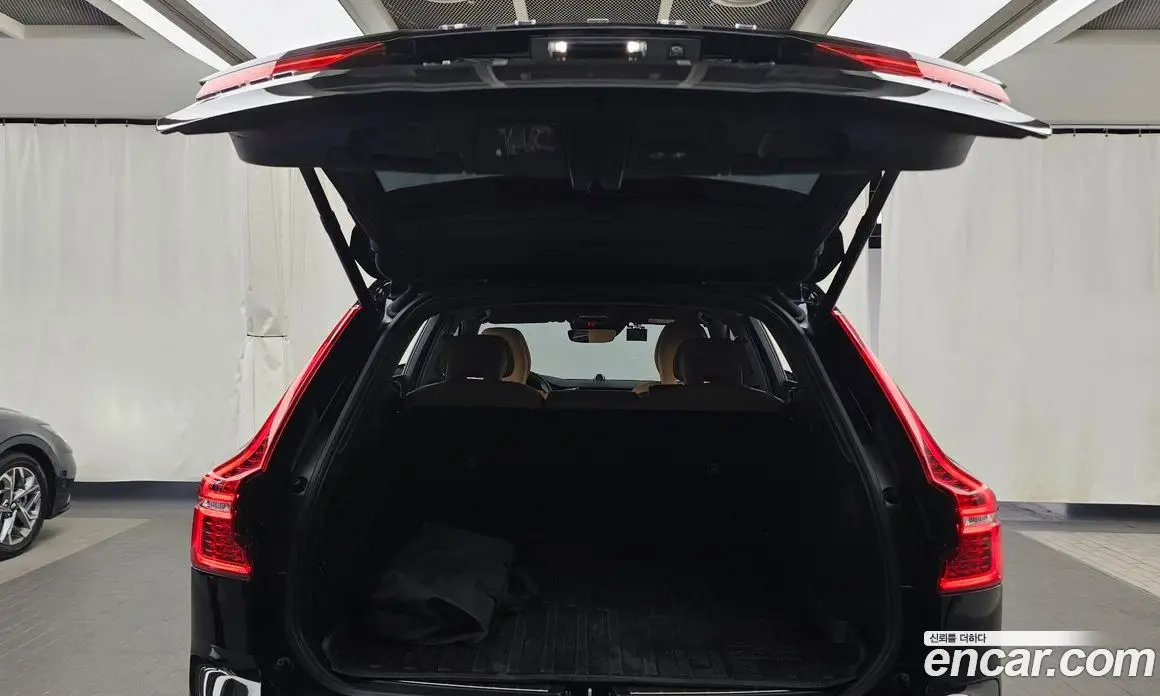 Volvo XC60 2020 2.0 автомат (гидро), фото 20 Volvo XC60 2020 2.0 автомат (гидро), фото 20