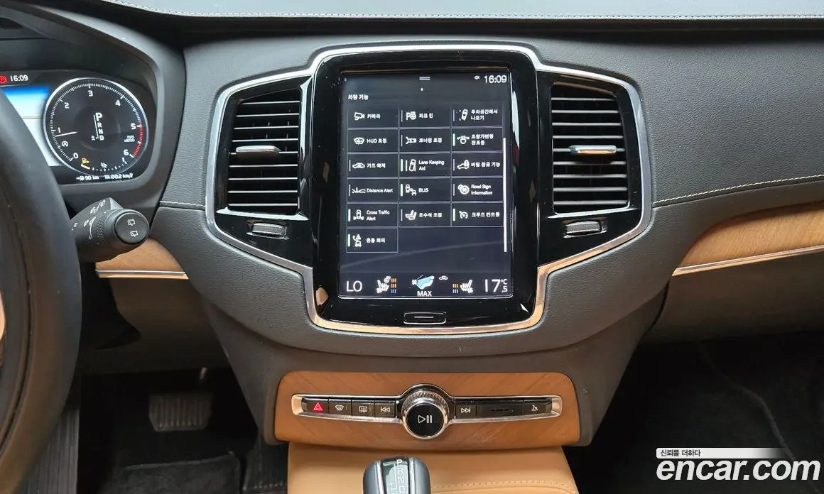 Volvo XC90 2018 2.0 автомат (гидро), фото 16 Volvo XC90 2018 2.0 автомат (гидро), фото 16