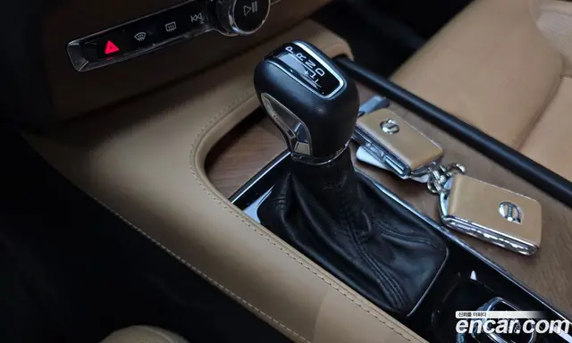 Volvo XC90 2018 2.0 автомат (гидро), миниатюра 9 Volvo XC90 2018 2.0 автомат (гидро), миниатюра 9