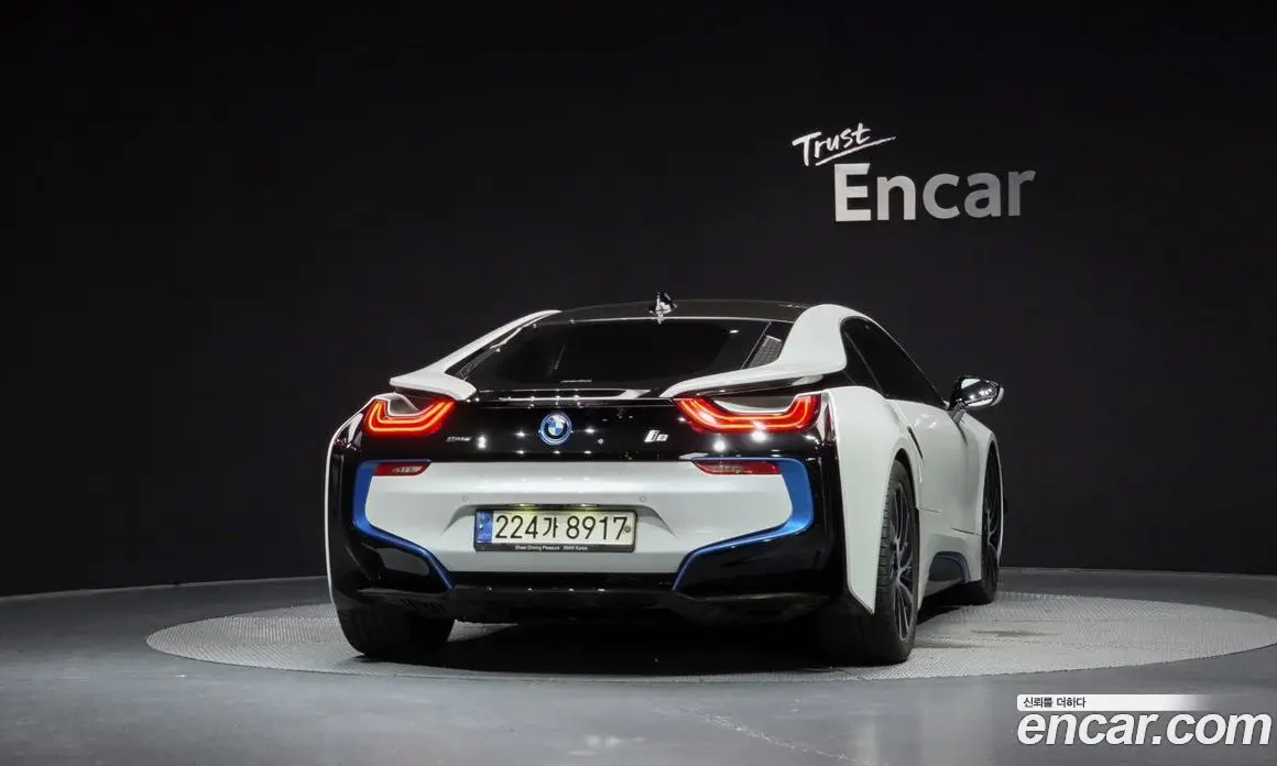 BMW i8 2016 1.5 автомат (гидро), фото 4 BMW i8 2016 1.5 автомат (гидро), фото 4
