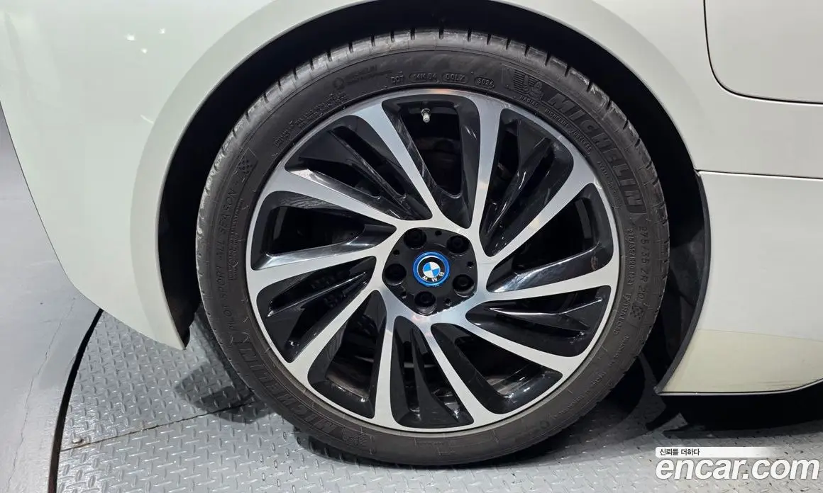 BMW i8 2016 1.5 автомат (гидро), фото 5 BMW i8 2016 1.5 автомат (гидро), фото 5