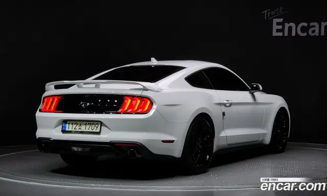 Ford Mustang 2021 2.3 автомат (гидро), миниатюра 2 Ford Mustang 2021 2.3 автомат (гидро), миниатюра 2