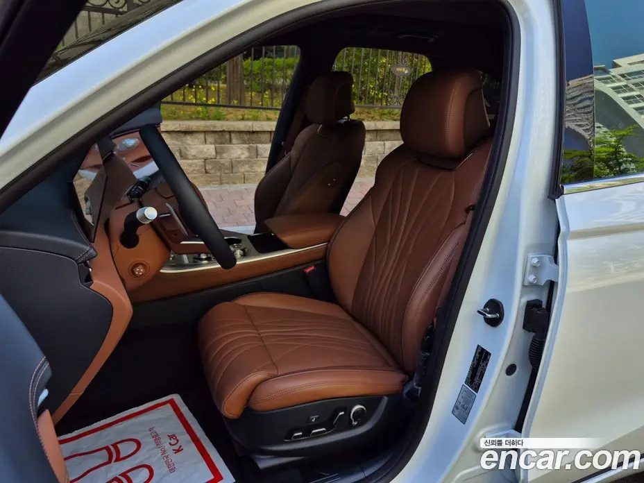 Genesis GV70 2025 2.5 автомат (гидро), фото 8