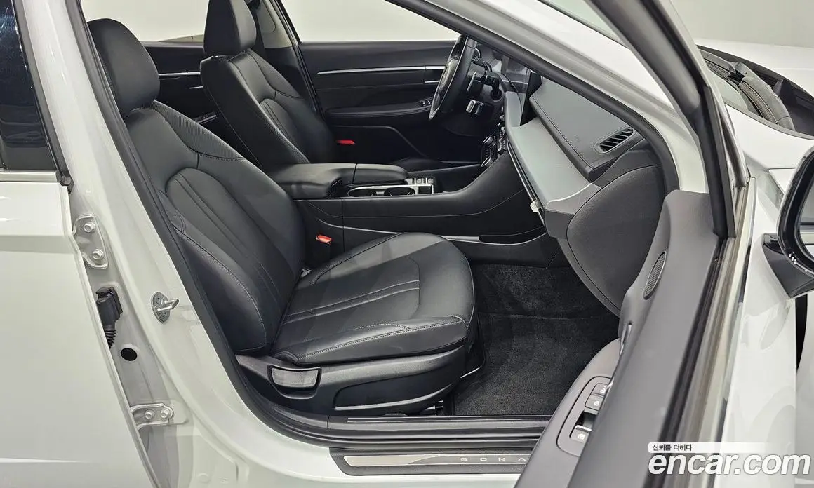Hyundai Sonata 2024 2.0 автомат (гидро), фото 10