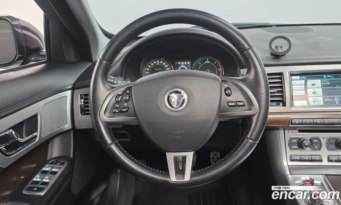 Jaguar XF 2012 2.2 автомат (гидро), фото 15