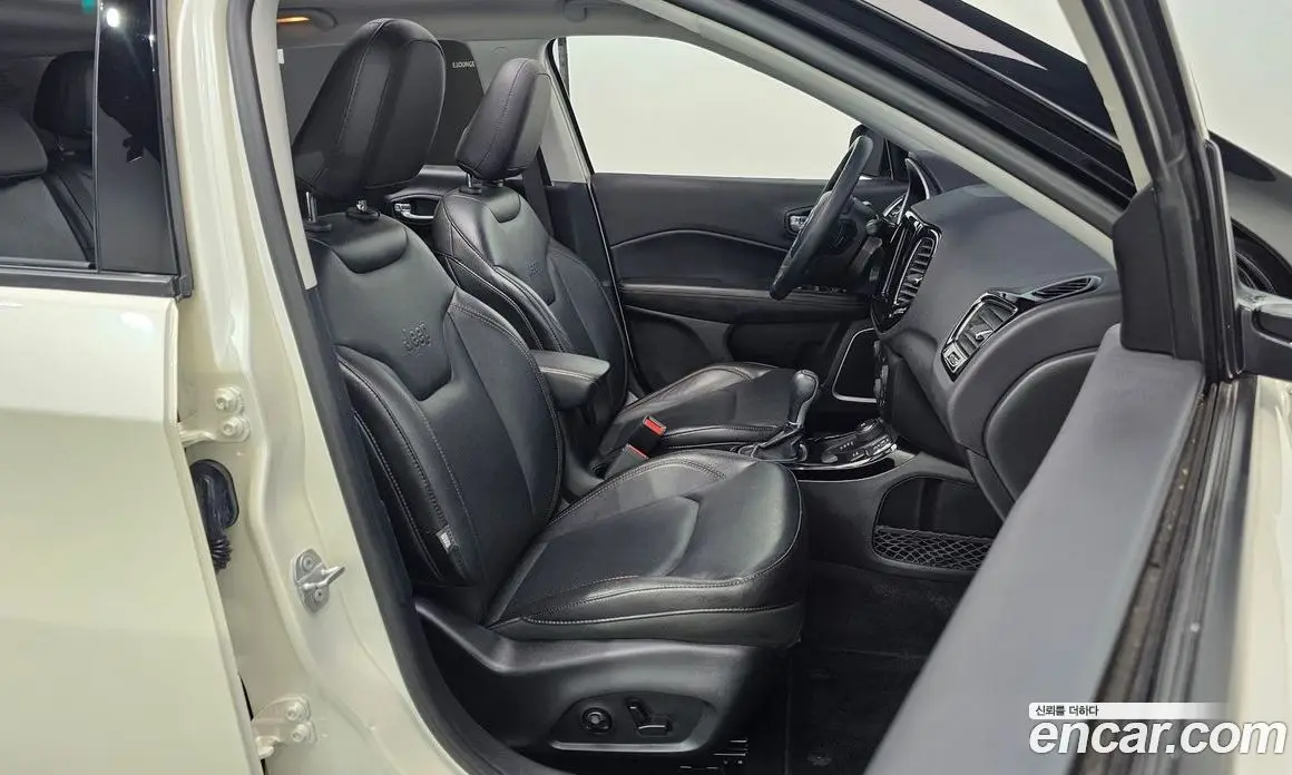 Jeep Compass 2018 2.4 автомат (гидро), фото 10 Jeep Compass 2018 2.4 автомат (гидро), фото 10