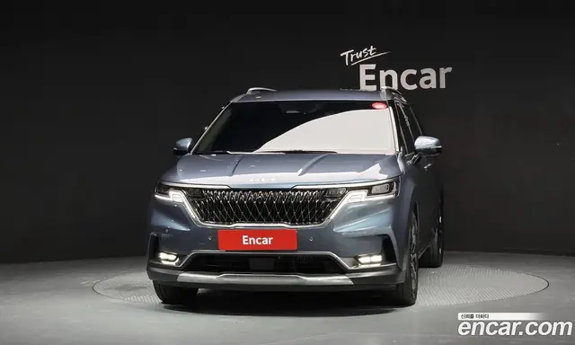 Kia Carnival 2023 2.2 автомат (гидро), миниатюра 3