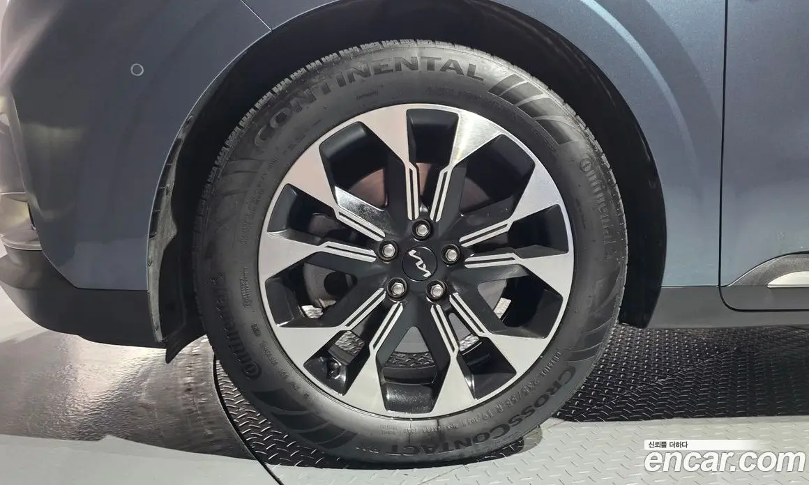 Kia Carnival 2023 2.2 автомат (гидро), фото 5