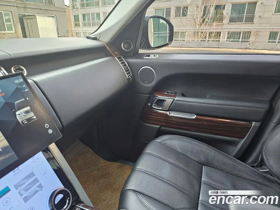 Land Rover Range Rover 2015 4.4 автомат (гидро), фото 9 Land Rover Range Rover 2015 4.4 автомат (гидро), фото 9