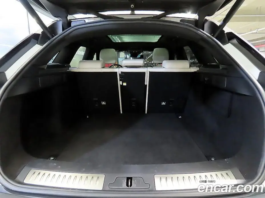 Land Rover Range Rover Velar 2017 2.0 автомат (гидро), фото 17