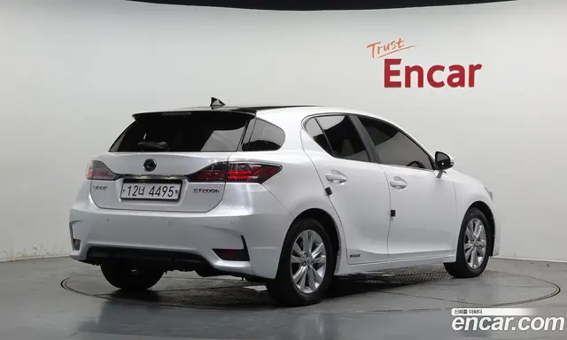 Lexus CT200h 2016 1.8 автомат (гидро), миниатюра 2