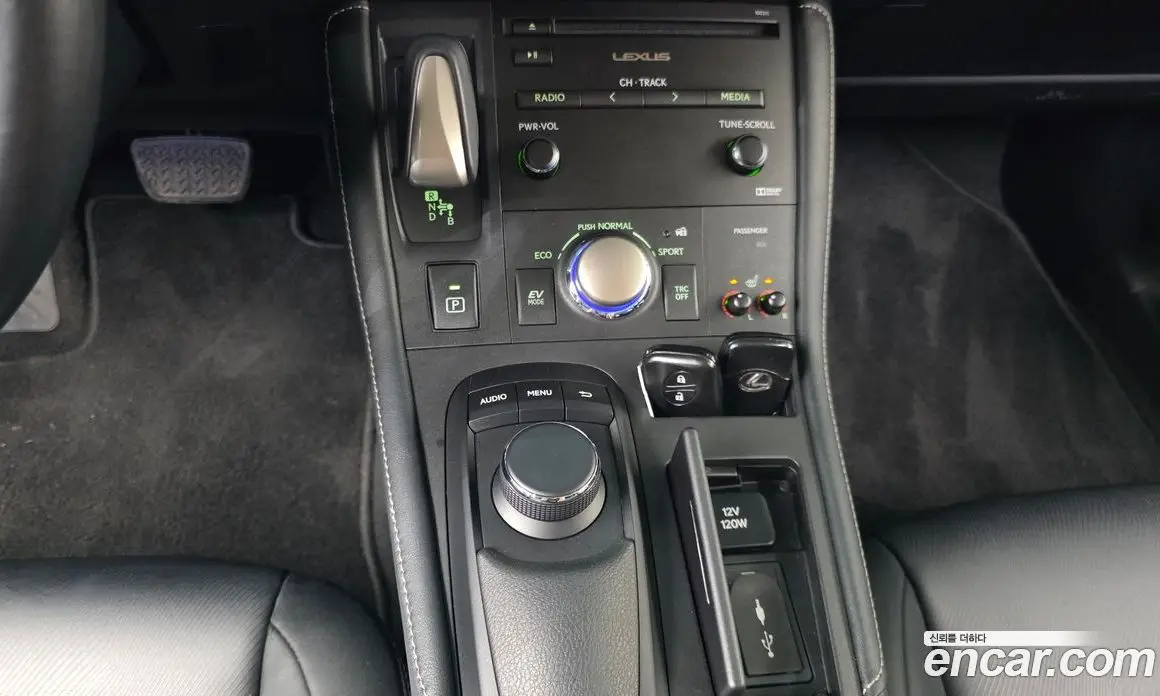 Lexus CT200h 2016 1.8 автомат (гидро), фото 9